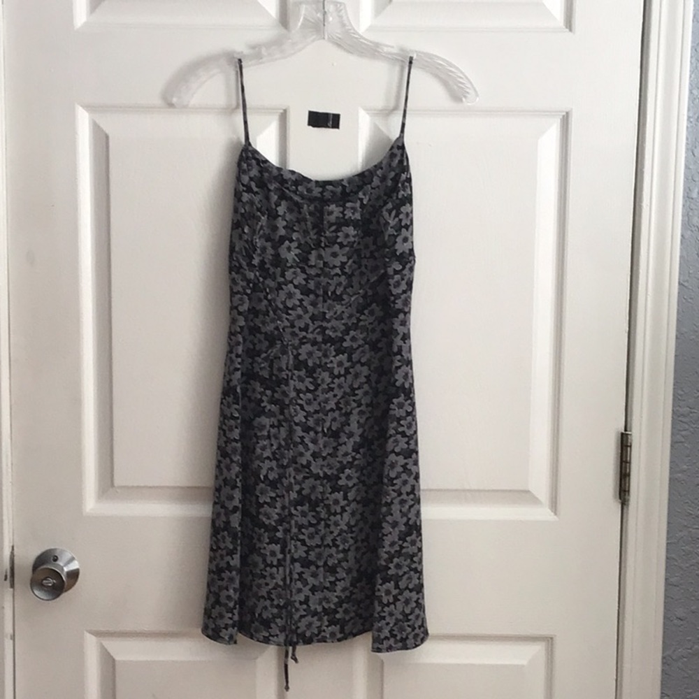 💥💥LABELLE💥💥. FLORAL DRESS - Picture 2 of 4